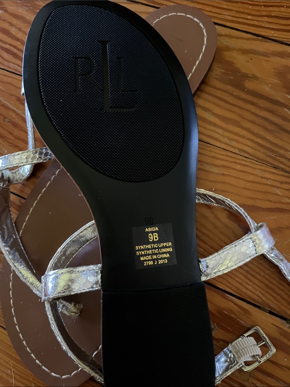 Lauren Ralph Lauren Women’s Metallic Snake-Print T-Strap Sandals Silver 9B - Picture 3 of 4